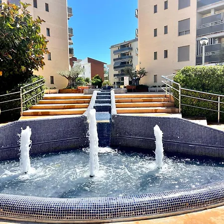 En Y Parking Apartment